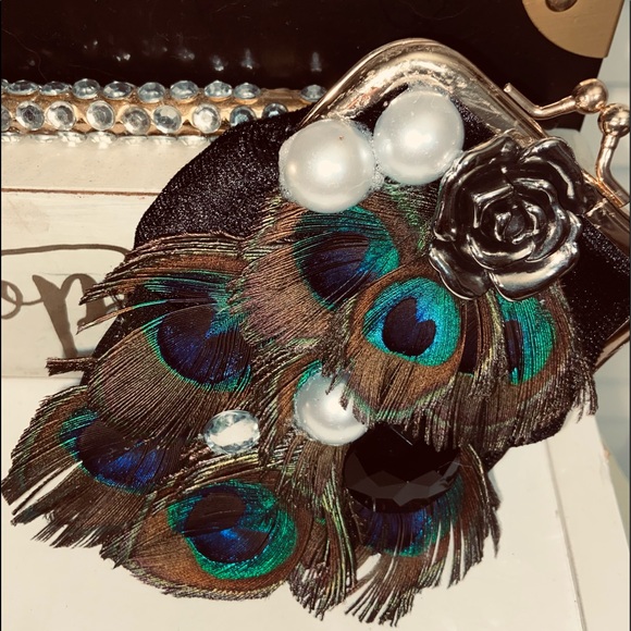 “ROYALTY”Mini Peacock Feath. Coin Purse/Pill “Box” - Picture 12 of 13